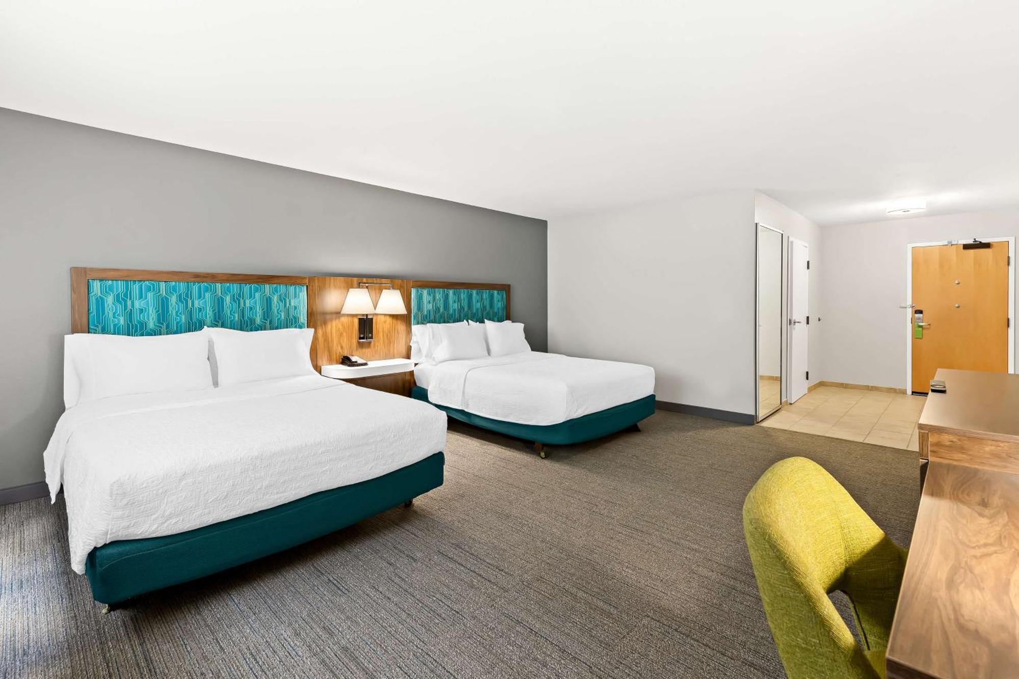 Hotel Hampton & Canton 3*