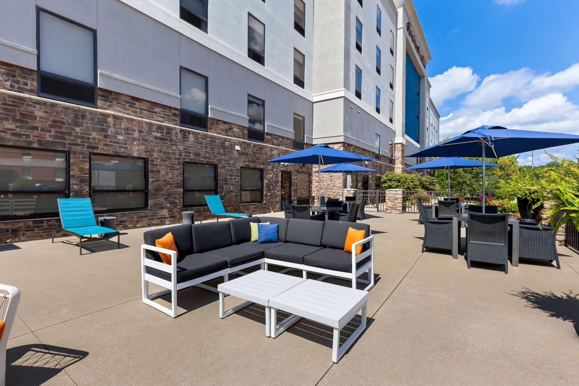 Hotel Hampton & Canton 3*