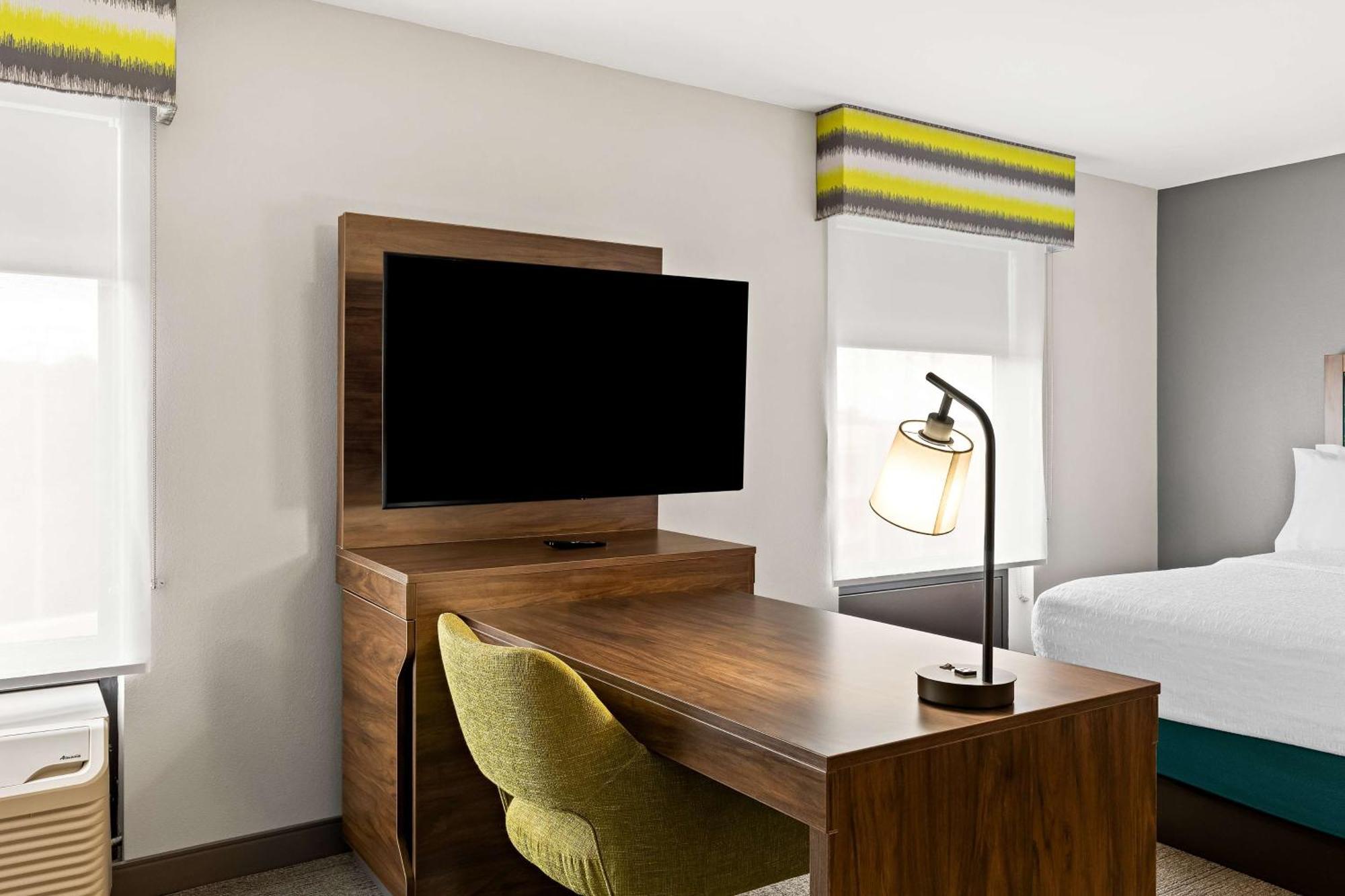 Hampton & Canton Hotel