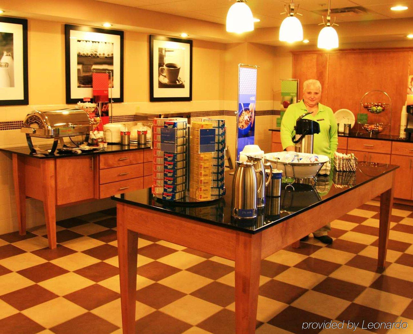 Hotel Hampton & Canton