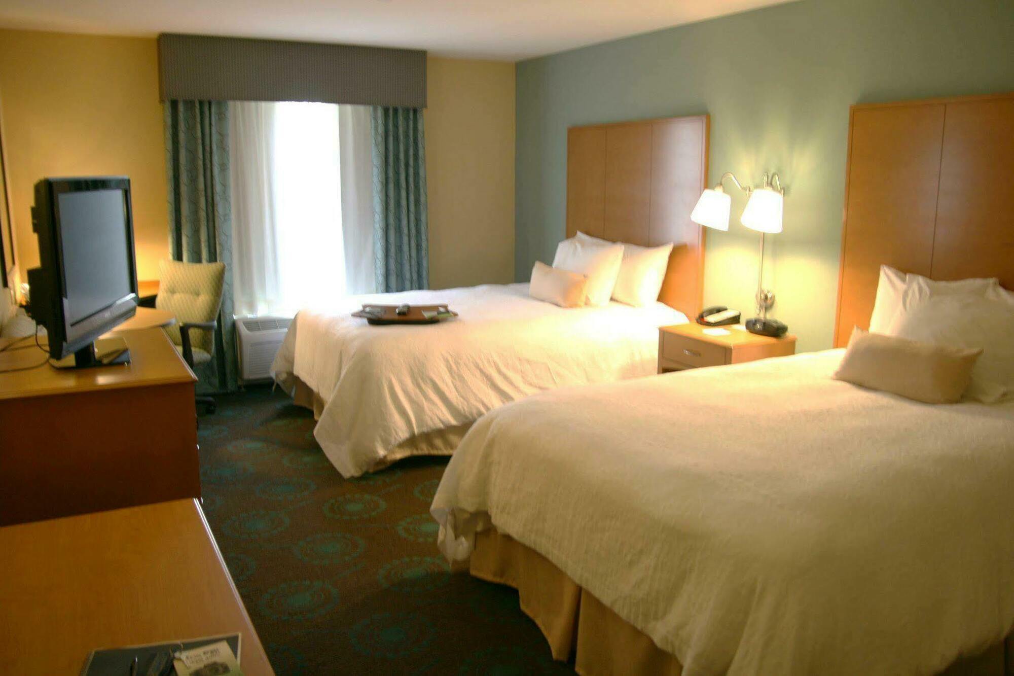 Hotel Hampton & Canton